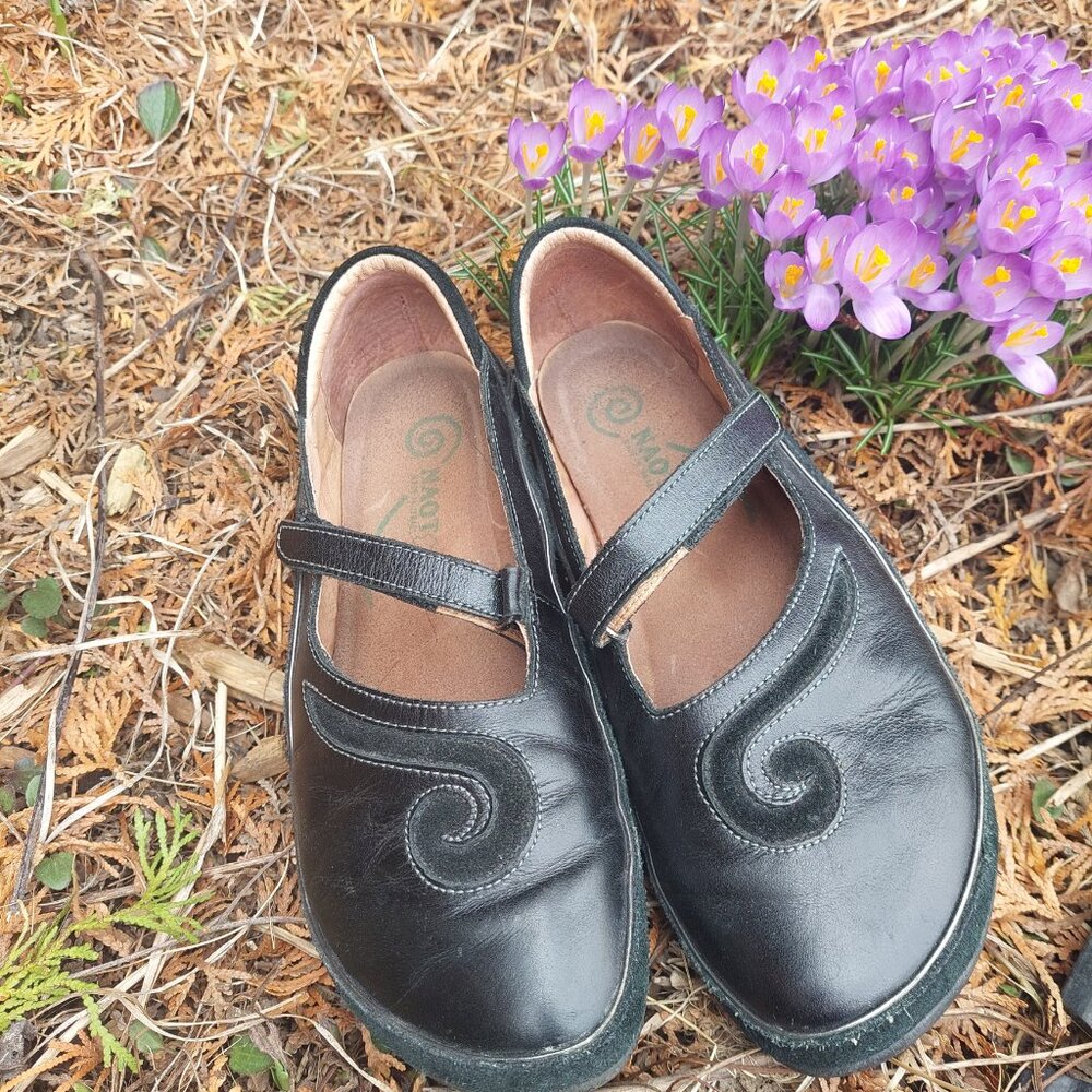 Naot black leather with suede decor mary janes size 38